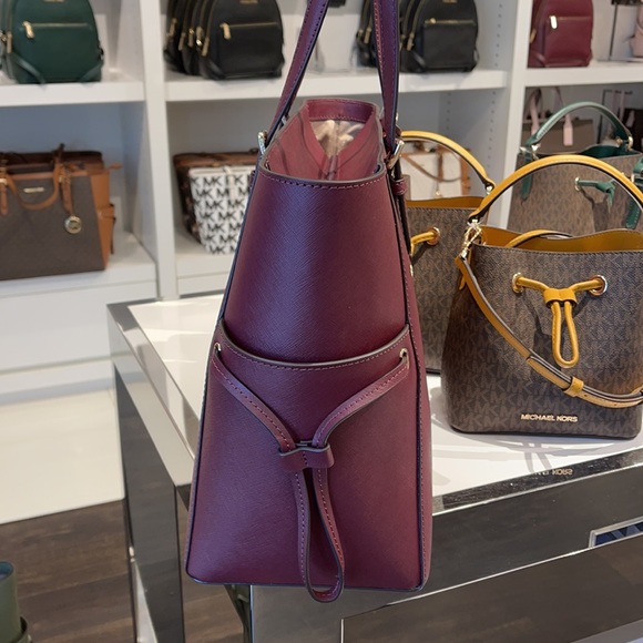 Michael Kors Gilly Travel Large Drawstring Tote Oxblood NWT - Picture 3 of 16